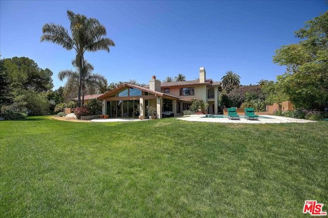 4099 Creciente Drive, Santa Barbara CA: https://media.crmls.org/mediaz/6ca2ae15-2c80-4ffd-8508-1b5706b2b912.jpg