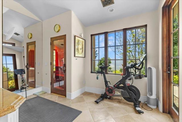 18320 VIA AMBIENTE, Rancho Santa Fe CA: https://media.crmls.org/mediaz/6ca3298d-0524-44b3-be77-50957d01d59b.jpg