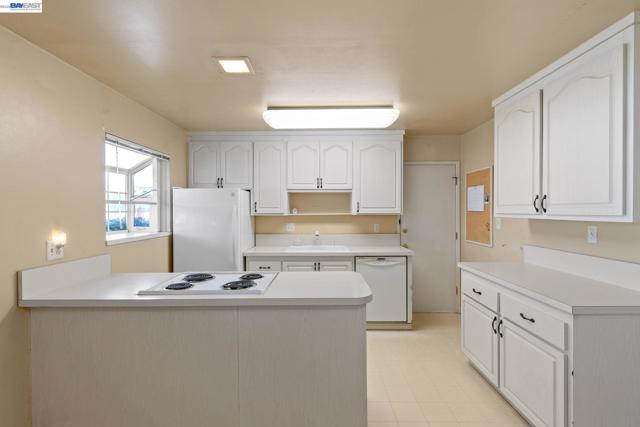 Image 8 of 46 For 35446 Cleremont Dr