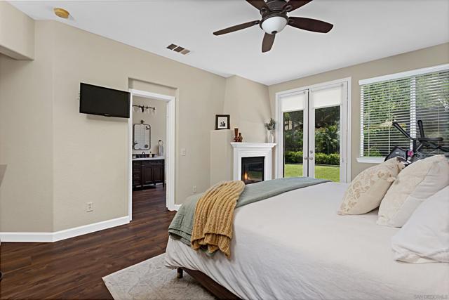 1104 Parkview Dr, Oceanside CA: https://media.crmls.org/mediaz/6ca391ed-820d-4eab-8a7f-0c72dda2431e.jpg