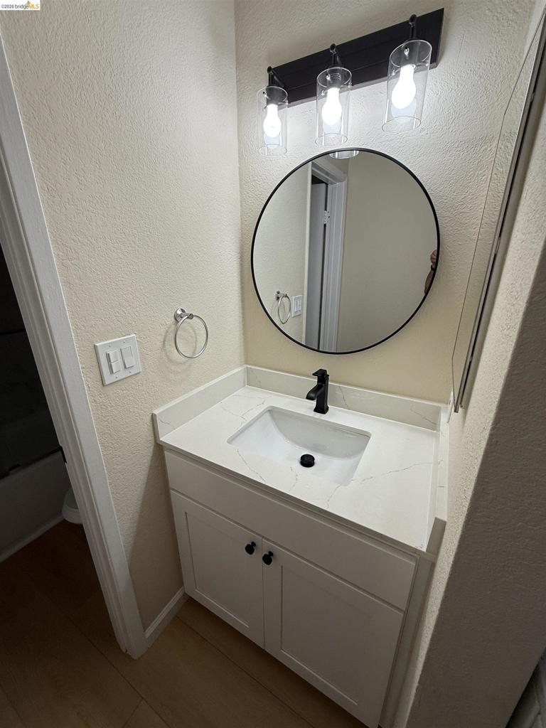 https://media.crmls.org/mediaz/6ca3d809-7402-4453-ba98-7766ecf25d57.jpg?preset=X-Large