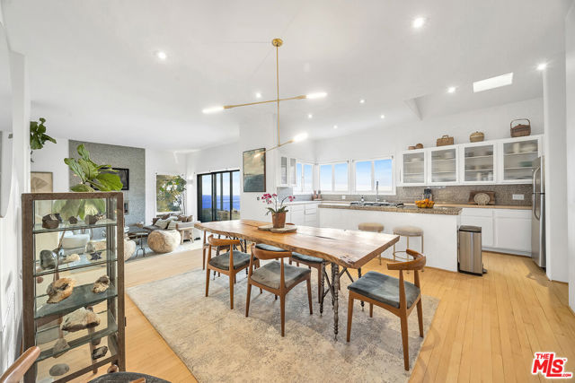 2727 Corral Canyon Road, Malibu CA: https://media.crmls.org/mediaz/6ca3ffe1-9f45-47b3-ae5a-1abad8f02129.jpg