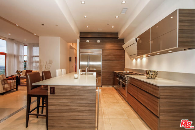 1929 N CURSON Place, Los Angeles CA: https://media.crmls.org/mediaz/6ca42a47-54a2-42a2-b130-0e7c7090a305.jpg