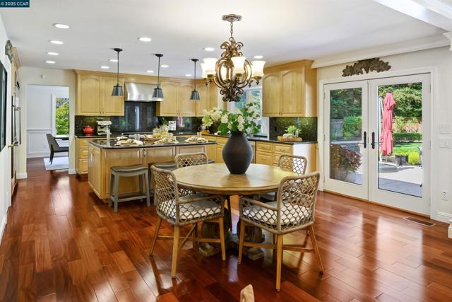 4405 Deer Ridge Rd, Danville CA: https://media.crmls.org/mediaz/6ca43037-b426-4392-a944-dac146b5d206.jpg