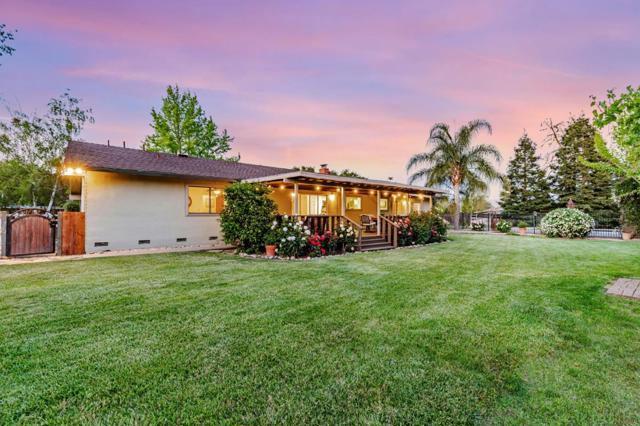 10495 Garcia Lane, Gilroy CA: https://media.crmls.org/mediaz/6ca4a453-7afd-4da6-9a9a-d70f93da2d76.jpg