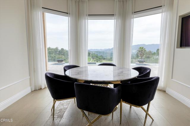 780 Greenridge Drive, La Canada Flintridge CA: https://media.crmls.org/mediaz/6ca4c2e2-2bb9-4dca-b7a1-c354a121f0fb.jpg