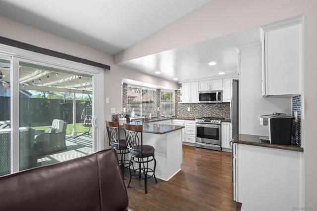 2208 Runabout Place, El Cajon CA: https://media.crmls.org/mediaz/6ca4d540-9d09-4cd5-8e54-44c966962946.jpg