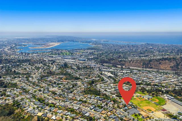 3380 Moraga Court, San Diego CA: https://media.crmls.org/mediaz/6ca52242-3ca0-49ba-b2e2-7cd8c93d6f30.jpg