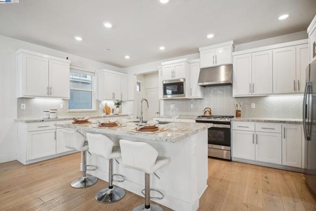 Image 16 of 60 For 37450 Watersail Way