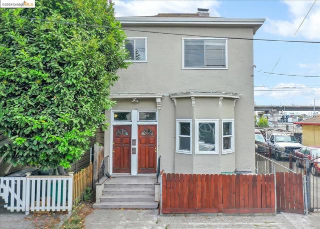 1735 8th St, Oakland, California 94607, ,Multi-Family,For Sale,8th St,41076118