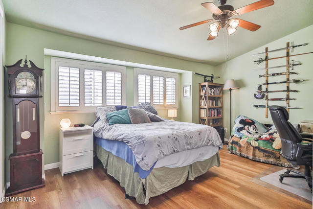 388 Country Club Drive, Simi Valley CA: https://media.crmls.org/mediaz/6ca5da9f-8f20-42de-809c-381e0701eaea.jpg