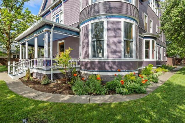 Image 7 of 71 For 223 Oregon Street
