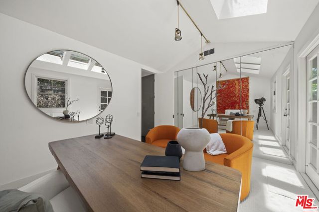 3 Latimer Road, Santa Monica CA: https://media.crmls.org/mediaz/6ca62513-a072-4946-b511-0b252da044f1.jpg