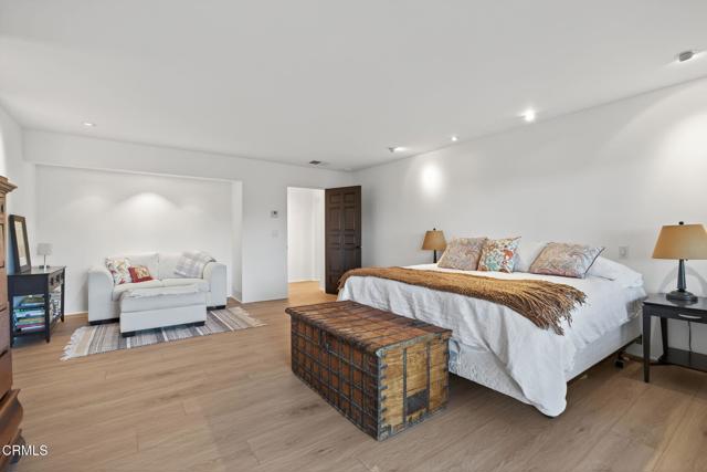 612 Shasta Drive, Santa Paula CA: https://media.crmls.org/mediaz/6ca66722-ad67-4a08-9761-da44902799c6.jpg