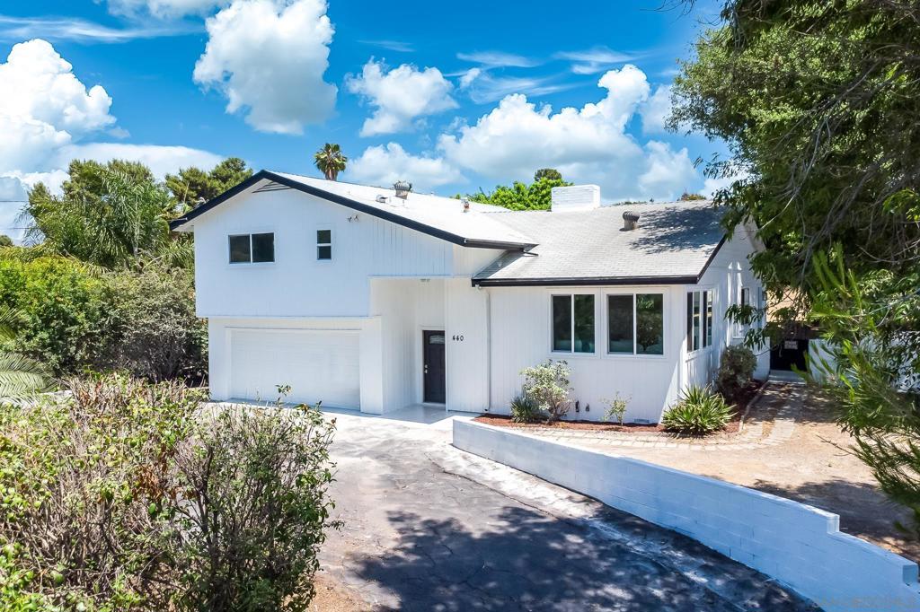 448 W Los Angeles Dr