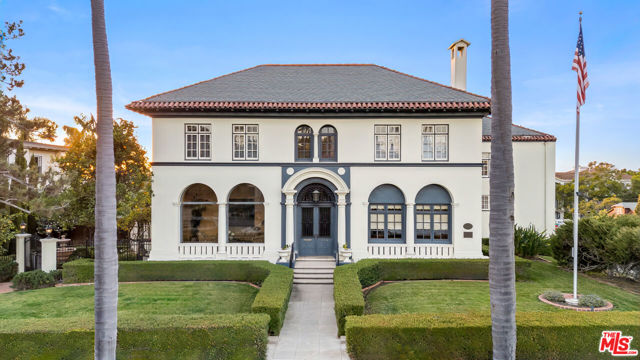 3162 2nd Avenue, San Diego CA: https://media.crmls.org/mediaz/6ca731bb-73e1-4c51-884a-ec50d3950a35.jpg