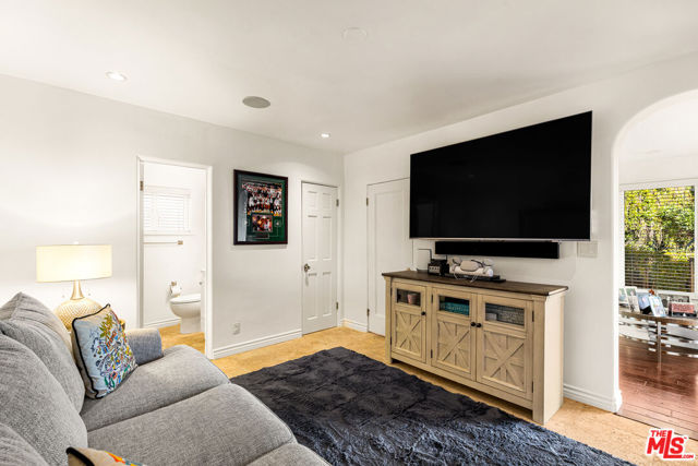 330 Kempton Road, Glendale CA: https://media.crmls.org/mediaz/6ca7e032-5c19-4fd2-a95b-58c5566d02e7.jpg
