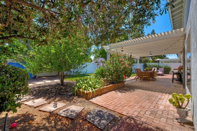 17521 Hada Dr, San Diego CA: https://media.crmls.org/mediaz/6ca82a10-6a72-42b3-89c7-6b1ba05eccf1.jpg