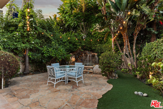 7354 Trask Avenue, Playa del Rey CA: https://media.crmls.org/mediaz/6ca8bf87-23a0-4671-ae1a-2bcd32a8d754.jpg