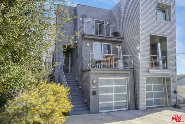 1878 Lucretia Avenue, Los Angeles CA: https://media.crmls.org/mediaz/6ca8ceac-d27d-4cb3-9f2c-985e6412c9d6.jpg