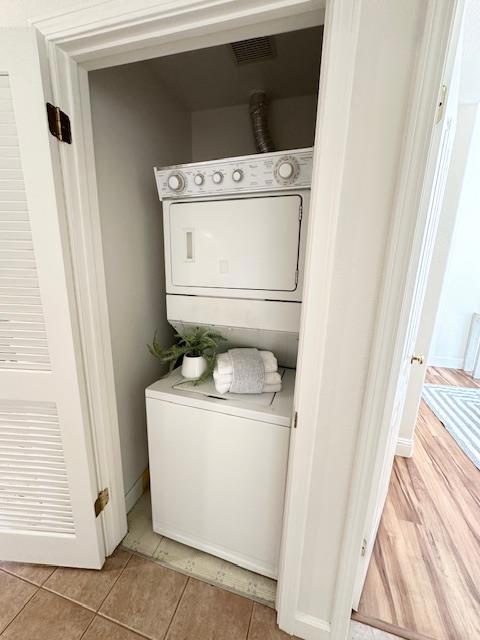 1114 S Winchester Boulevard, San Jose CA: https://media.crmls.org/mediaz/6ca8e584-23bb-4a7d-8ce2-d664cd8949db.jpg