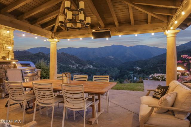 82 Queens Garden Drive, Thousand Oaks CA: https://media.crmls.org/mediaz/6ca9888f-5fba-42ac-9032-547ca0e9bdb1.jpg