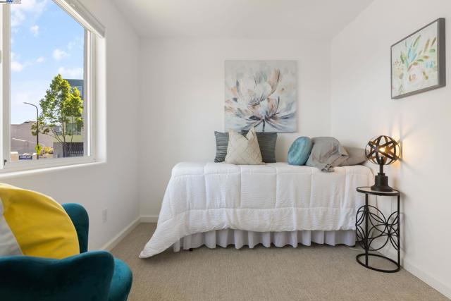 2649 San Pablo Ave, Berkeley CA: https://media.crmls.org/mediaz/6ca9b1a0-9201-45bf-8a37-705d5c290132.jpg