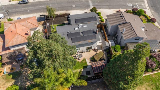 1010 Creekside Court, Morgan Hill CA: https://media.crmls.org/mediaz/6caa3e60-ca3c-40e4-9f11-5f6ffdebd836.jpg