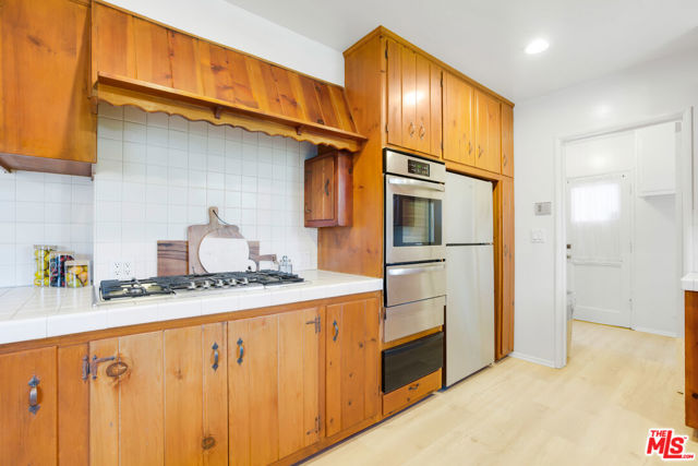 6207 Melba Avenue, Woodland Hills CA: https://media.crmls.org/mediaz/6caa50fb-38e5-40a8-816f-ef3bc49e4032.jpg