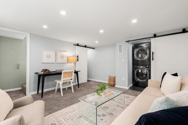 8124 Greenly Drive, Oakland CA: https://media.crmls.org/mediaz/6caa985e-50ac-4a68-87cc-ac56a3bcff0c.jpg