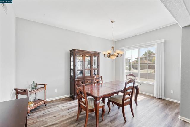 812 Westgate Drive, Vacaville CA: https://media.crmls.org/mediaz/6caa9c3d-2f53-4b38-8720-bc1076c4fa53.jpg
