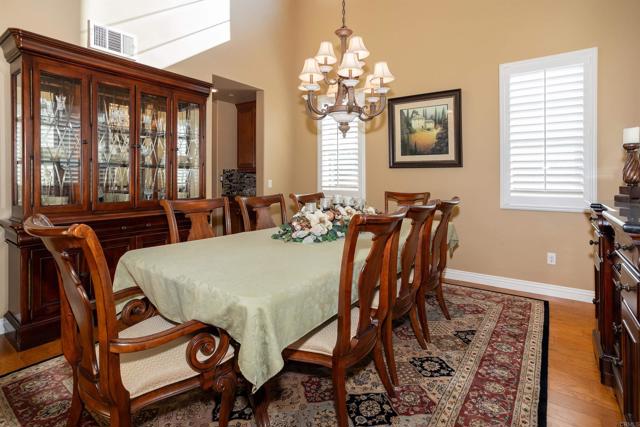 3753 Bergen Peak Place, Carlsbad CA: https://media.crmls.org/mediaz/6caaaea5-f44c-4c9d-9201-01a6840af866.jpg