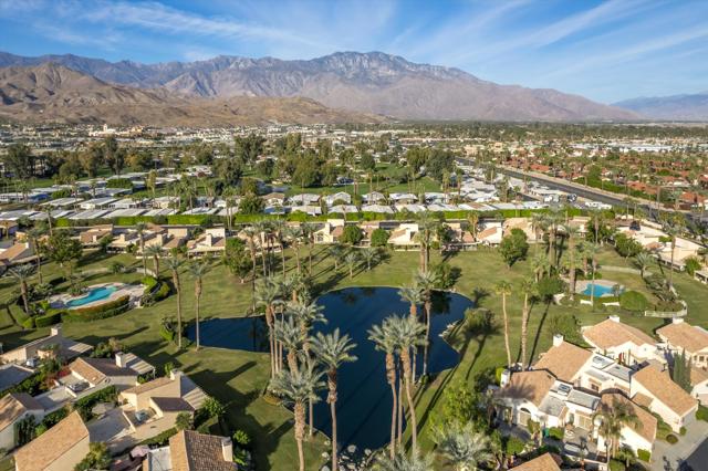 2 pools/spas & a lake in The Casitas