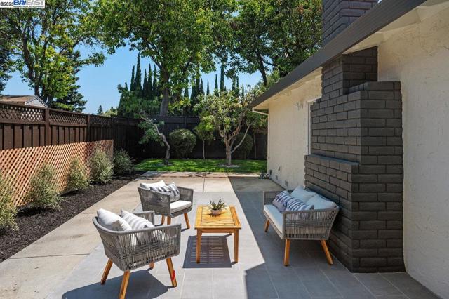 2662 Tuliptree Ln, Santa Clara CA: https://media.crmls.org/mediaz/6caac642-f92b-4a95-9c18-970e3cff9800.jpg