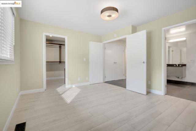 8711 Mountain Blvd, Oakland CA: https://media.crmls.org/mediaz/6caaff56-4eea-4d57-a018-5a575610b82d.jpg
