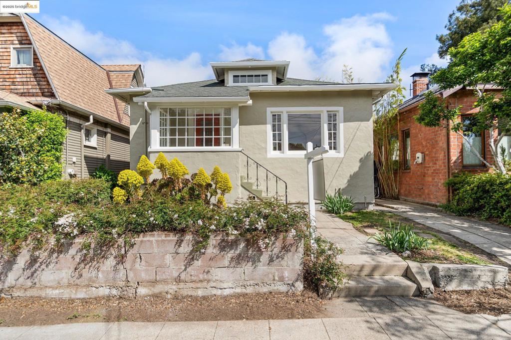 1635 Channing Way