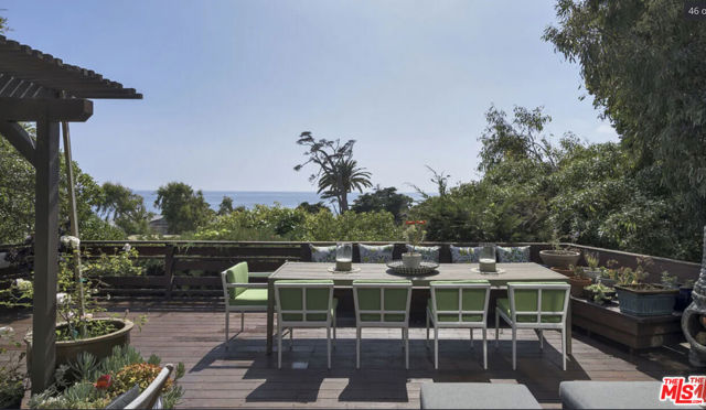 31840 Seafield Drive, Malibu CA: https://media.crmls.org/mediaz/6cab5ac2-3578-4928-8b30-188745eea549.jpg