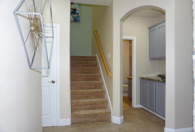 7950 English Oak Circle, Gilroy CA: https://media.crmls.org/mediaz/6cab5be3-c747-47b1-ae46-2846c52dfb23.jpg