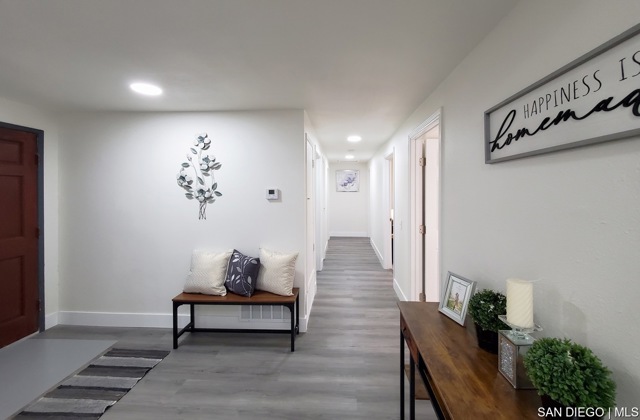 15927 Los Reyes Street, Fountain Valley CA: https://media.crmls.org/mediaz/6cabfa21-d784-46d9-9aa8-60d3eccd53bb.jpg