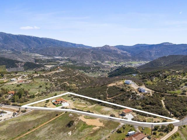 31223 Pauma Heights Road, Valley Center CA: https://media.crmls.org/mediaz/6cac80e5-4132-4cc4-80ce-ad10db343a82.jpg