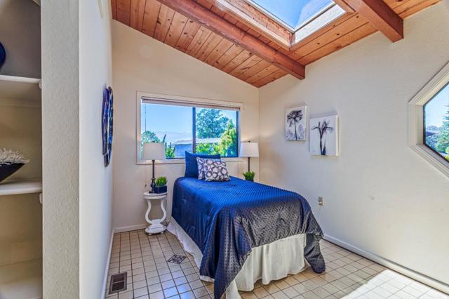 135 Seabreeze Place, Aptos CA: https://media.crmls.org/mediaz/6cac8a26-8478-4a7e-9e1a-a4ccfb46e7b6.jpg