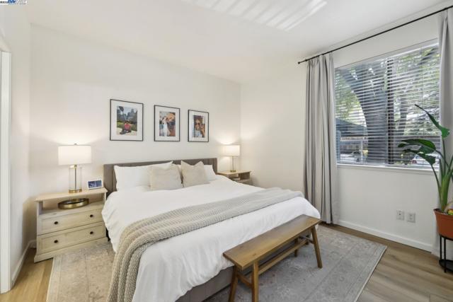 7104 Cross Creek Cir, Dublin CA: https://media.crmls.org/mediaz/6cace4e6-4b83-4dff-b1ad-90175ccb73e7.jpg