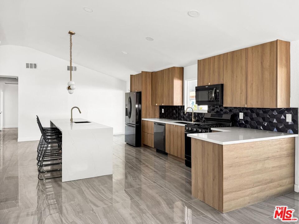 MLS #25617085 image #15