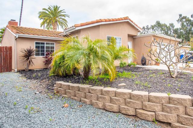 829 Warmlands Avenue, Vista CA: https://media.crmls.org/mediaz/6cad56ff-795d-44f6-967e-d2612a4d07a0.jpg