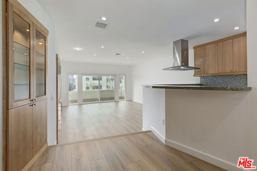 11925 Mayfield Avenue #1