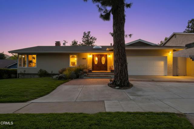 9545 Creemore Place, Tujunga CA: https://media.crmls.org/mediaz/6cad8df8-86ff-4e16-91c5-b466fb738696.jpg