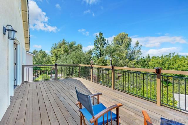 43054 Manchester Ct, Temecula CA: https://media.crmls.org/mediaz/6cae1754-c2fa-42a1-948b-fbe050d8f330.jpg