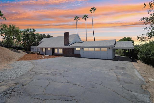 1797 99 Rabbit Hill, Fallbrook CA: https://media.crmls.org/mediaz/6cae288a-b801-4156-939d-05d6d44f2753.jpg