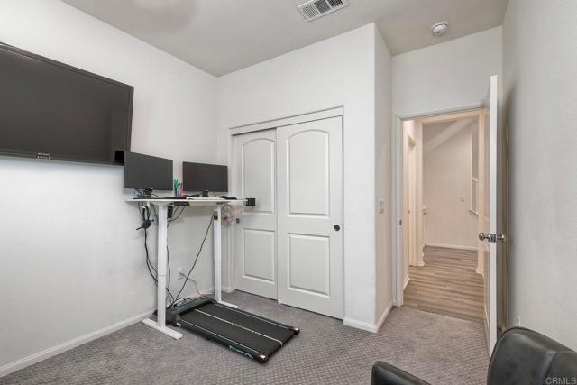 2211 Solara Lane, Vista CA: https://media.crmls.org/mediaz/6caf2251-e720-4924-bc96-a5338ec4453b.jpg
