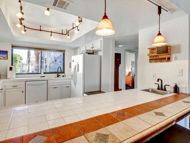 171 Winterhaven Circle, Palm Desert CA: https://media.crmls.org/mediaz/6caf4339-9f48-40e1-b623-b8bf28084b7f.jpg